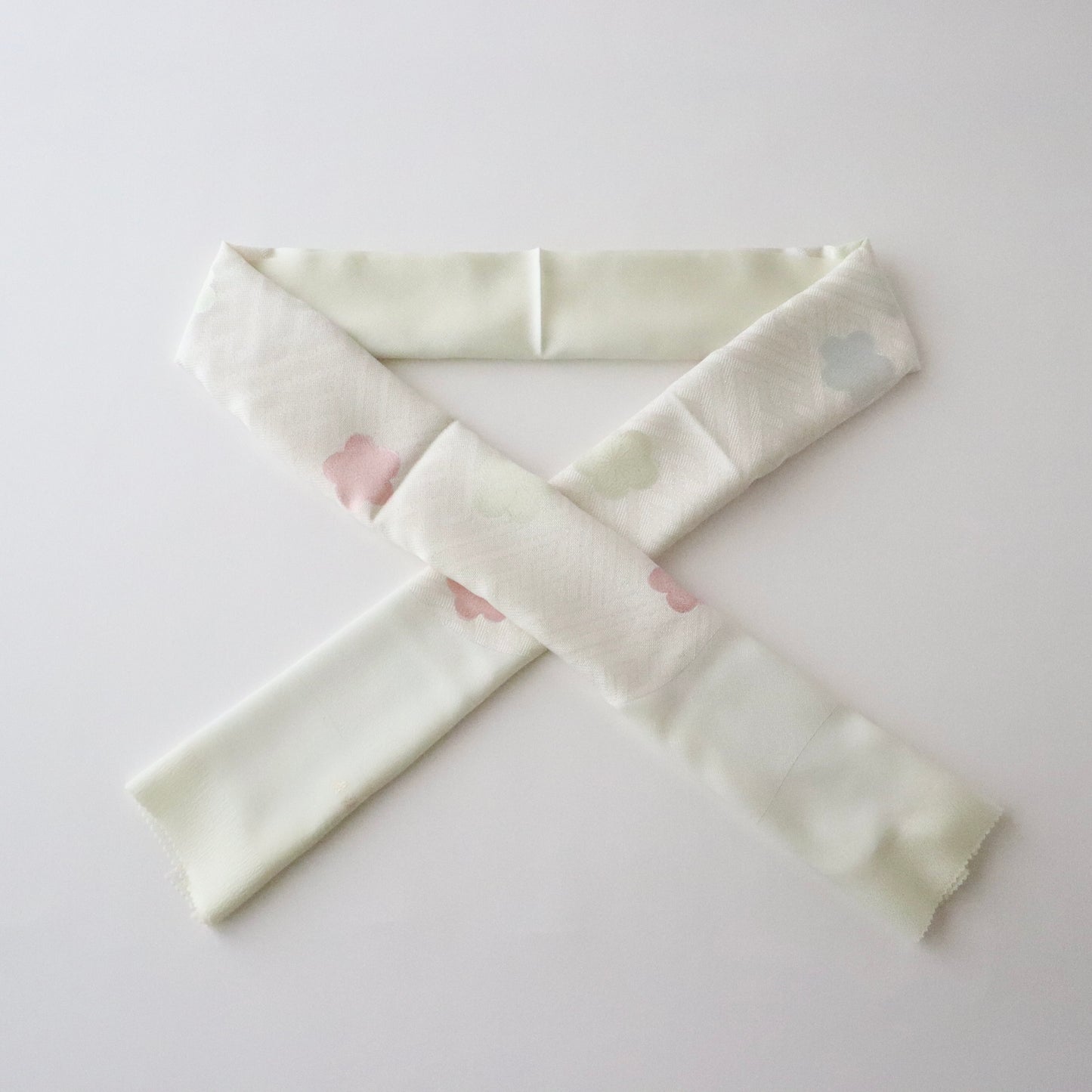 帯揚げ「縮緬縫取紗綾形手挿友禅 梅 - lt.g」和小物さくら