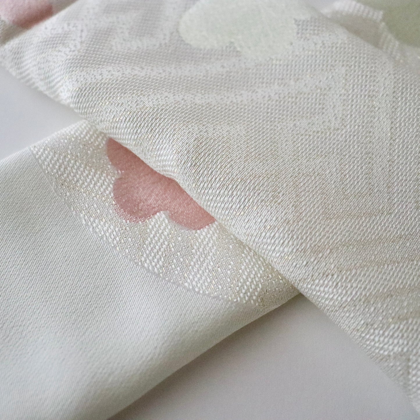 帯揚げ「縮緬縫取紗綾形手挿友禅 梅 - lt.g」和小物さくら