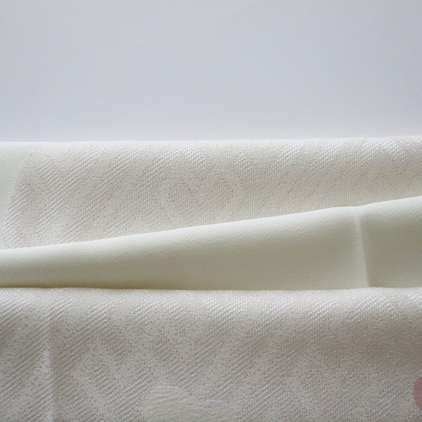 帯揚げ「縮緬縫取紗綾形手挿友禅 梅 - lt.g」和小物さくら