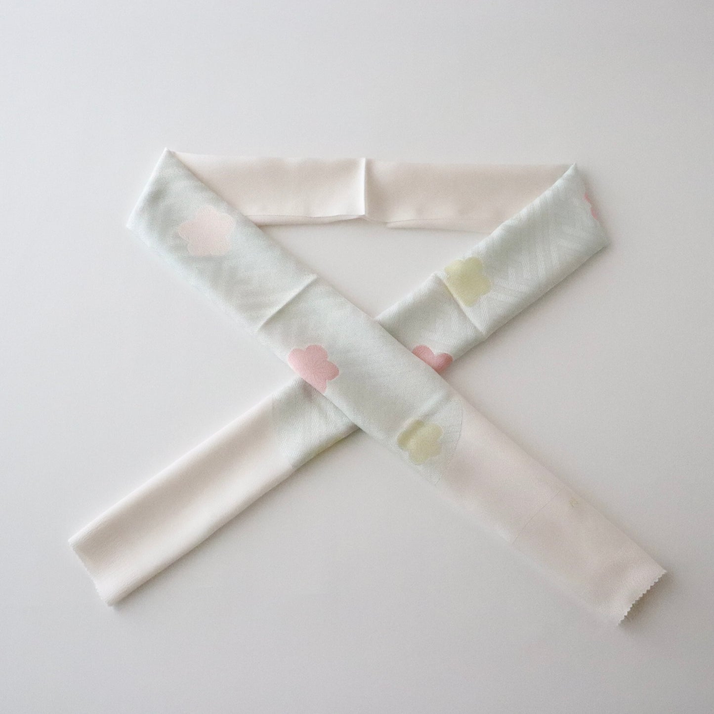 帯揚げ「縮緬縫取紗綾形手挿友禅 梅 - lt.p」和小物さくら