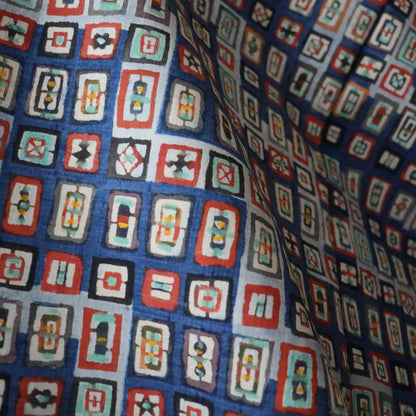 紬絵羽小紋「型絵染  - 藍地階段取り額紋」小島貞二