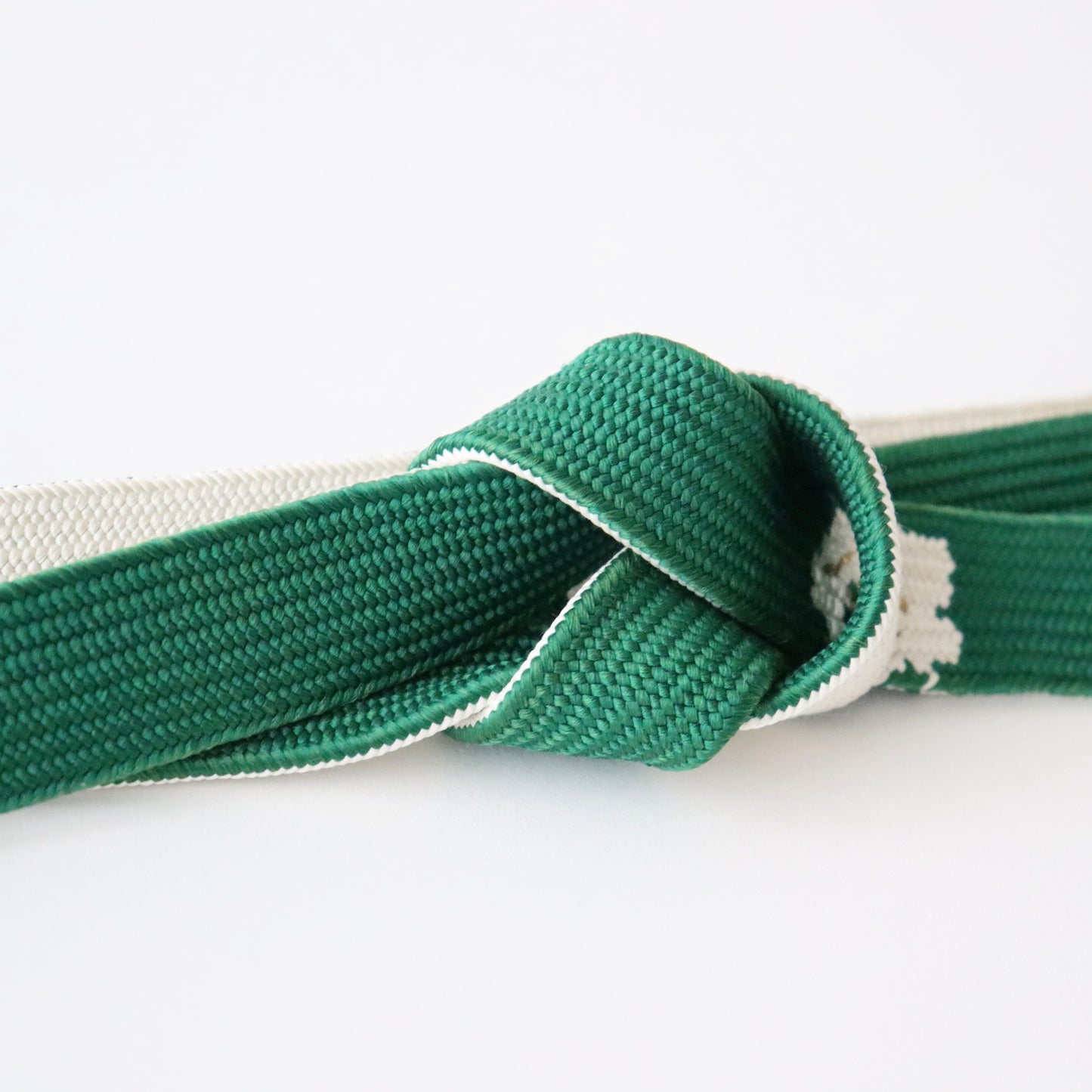 帯締め「手組み椿- wht.grn」　和小物さくら