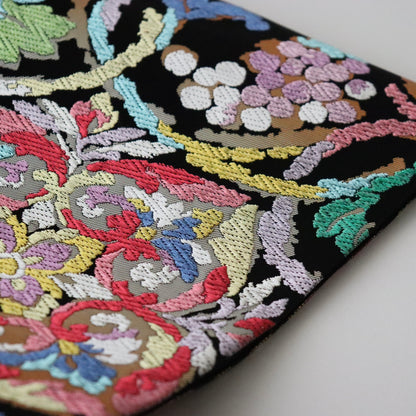 袋帯「唐絹 - 葡萄唐草華文」志都香