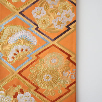 袋帯「吉兆綾錦 - 松皮菱花丸文」絲屋善創