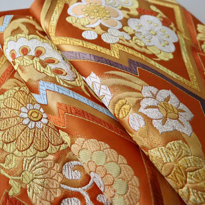 袋帯「吉兆綾錦 - 松皮菱花丸文」絲屋善創