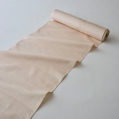 本場 久米島紬「無地/月桃染」織手：浜里スミ