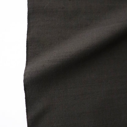 本場 久米島紬「無地/泥染」織手：翁長ヤス