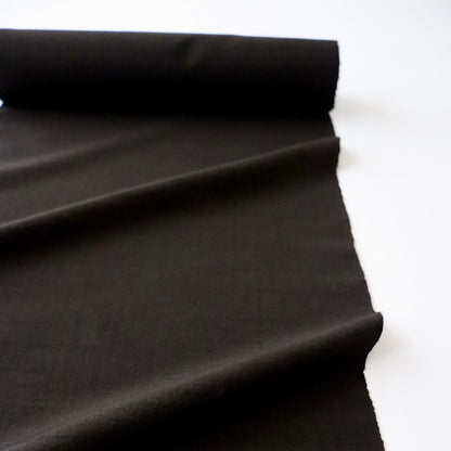 本場 久米島紬「無地/泥染」織手：翁長ヤス