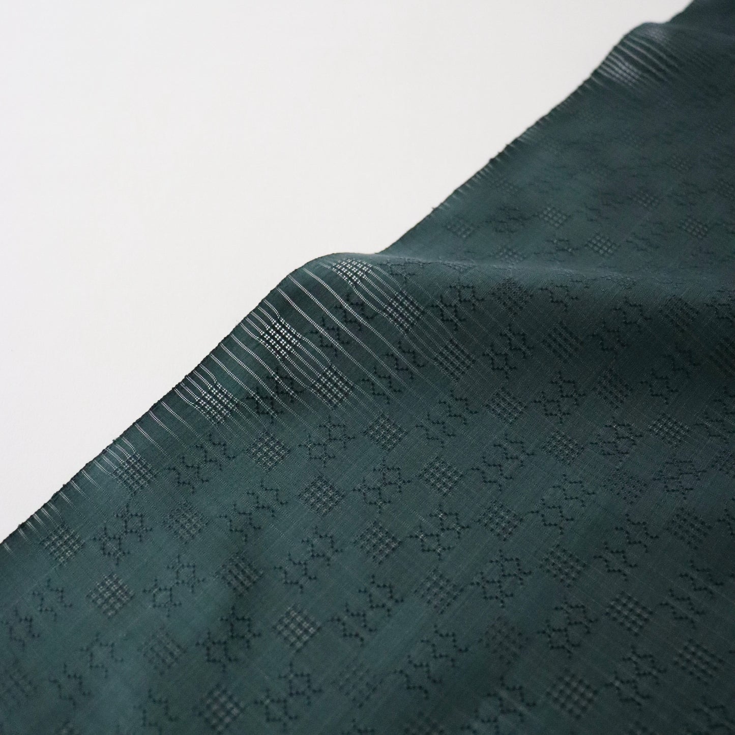 首里花倉織「草木染/浮織 - 濃緑」山口工房：山口良子