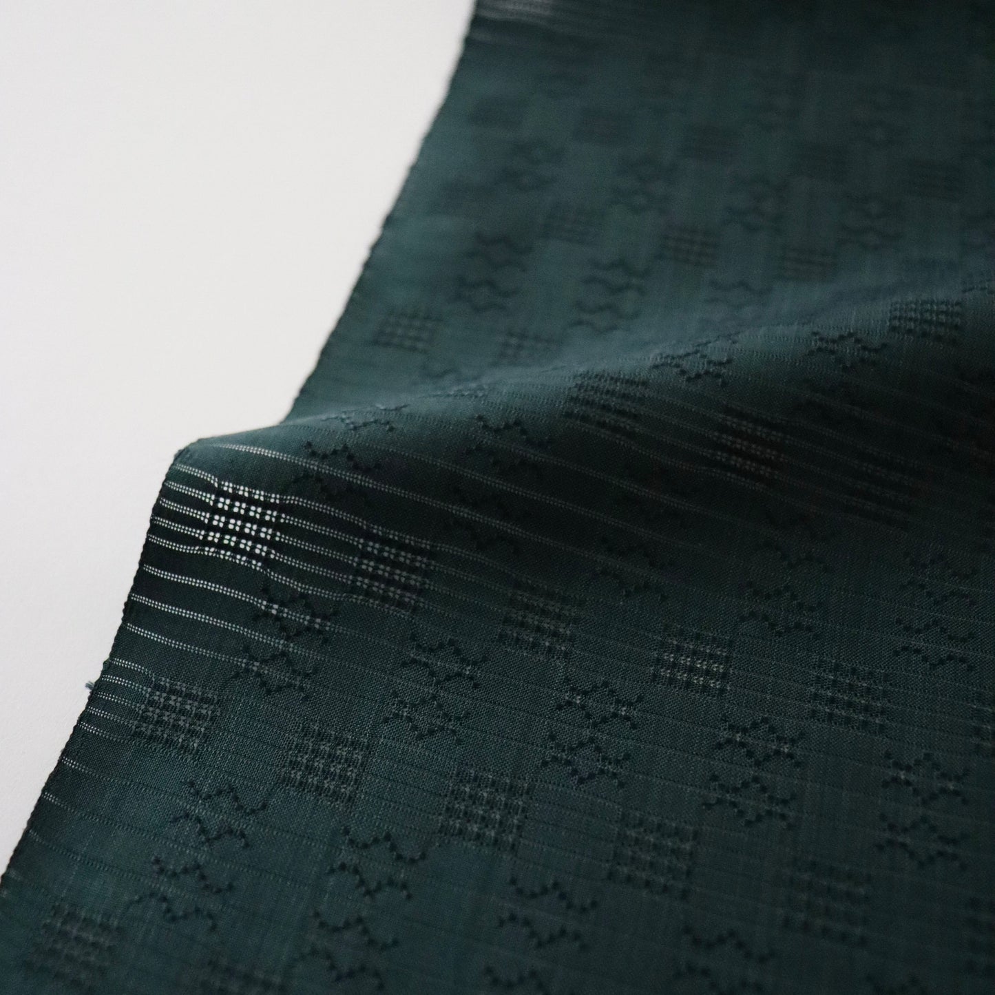 首里花倉織「草木染/浮織 - 濃緑」山口工房：山口良子