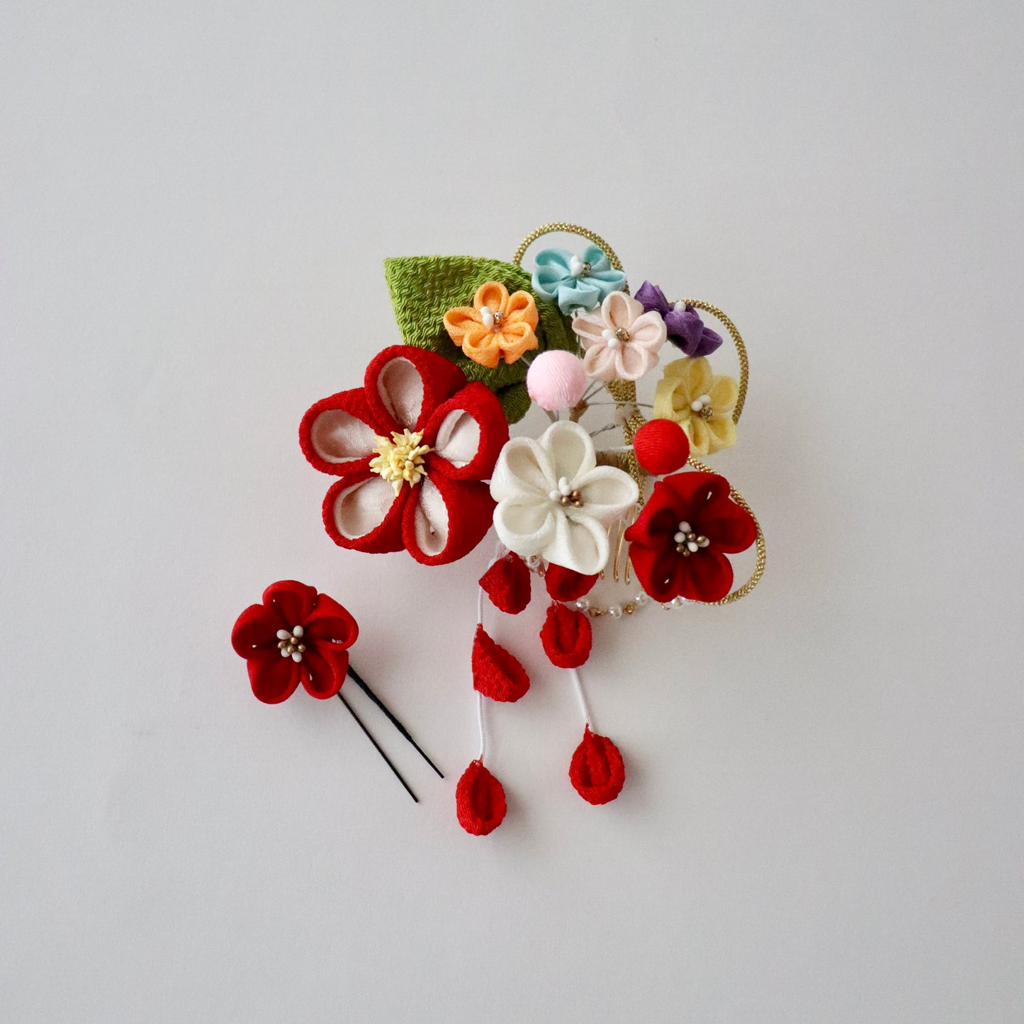 振袖向け髪飾り「つまみ細工 - 花々/紅白彩々」大原商店