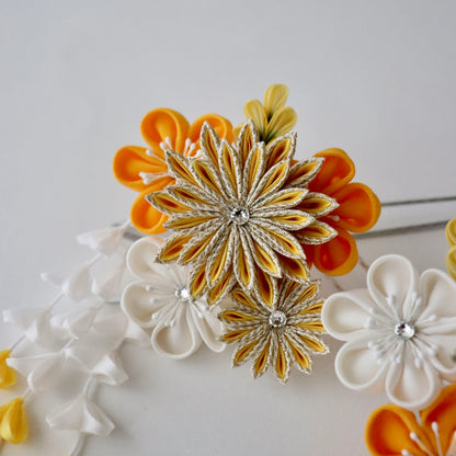 振袖向け髪飾り「つまみ細工 - 花々/支子色」大原商店