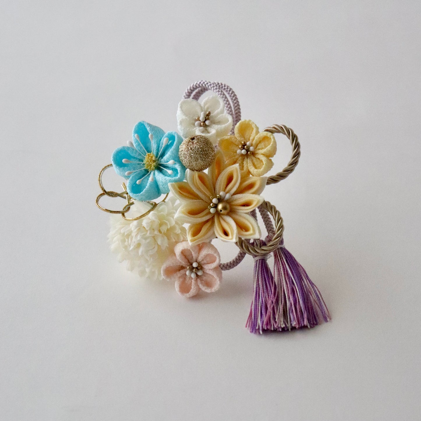 振袖向け髪飾り「つまみ細工 - 花々/淡黄空色」大原商店