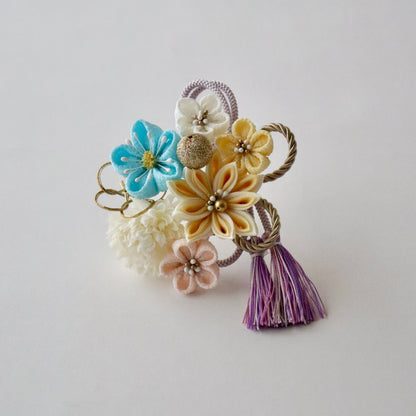 振袖向け髪飾り「つまみ細工 - 花々/淡黄空色」大原商店