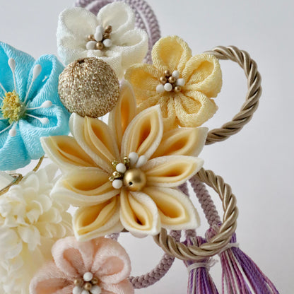 振袖向け髪飾り「つまみ細工 - 花々/淡黄空色」大原商店