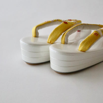 七歳向け 草履「兎 yel」和装小物やまざき