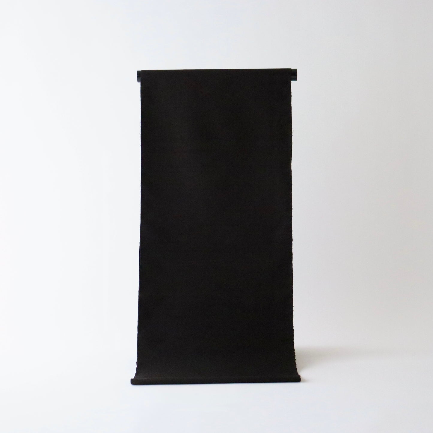 本場 久米島紬「無地/泥染」織手：翁長ヤス