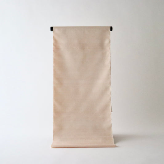 本場 久米島紬「無地/月桃染」織手：浜里スミ